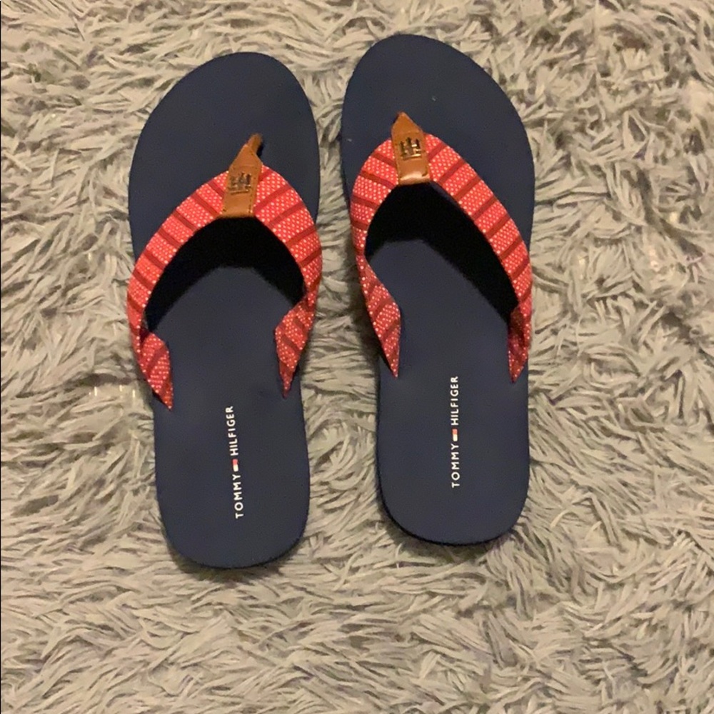 tommy hilfiger flip flops